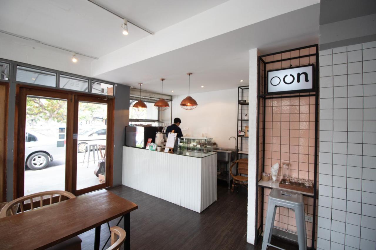 Auberge de jeunesse Oon Poshtel X Cafe à Chiang Mai Extérieur photo